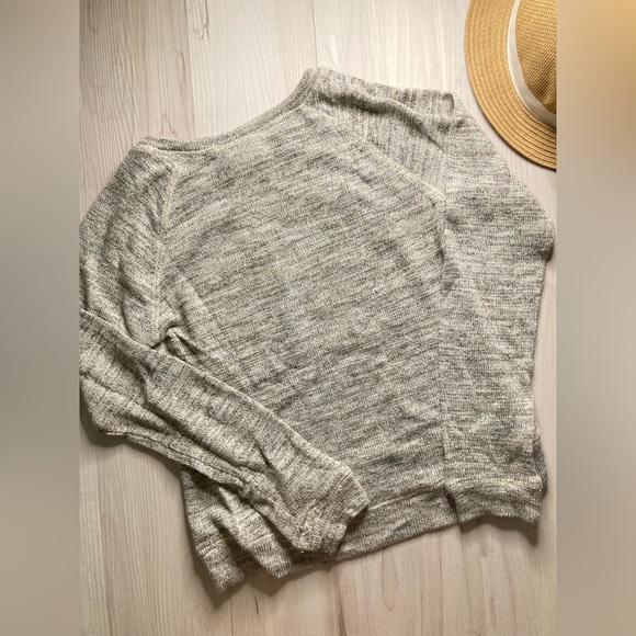 🌸3/$30🌸 Hello Kitty + Old Navy Girls’ Long Sleeve Fall/Winter Tops 🎄✨ - Picture 5 of 8